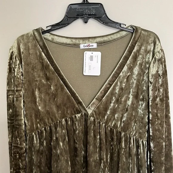 GeeGee Size Large NWT Green Crushed Velvet Long Sleeve Dress - Picture 2 of 6
